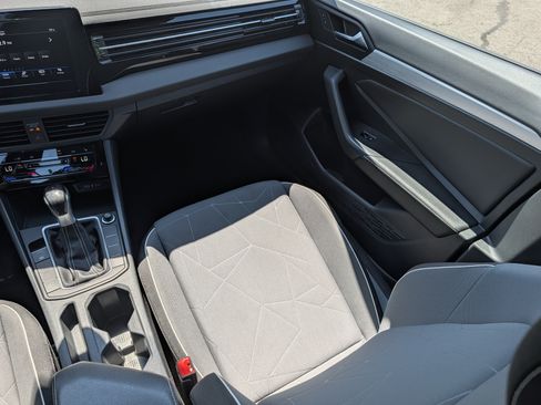 Certified 2025 Volkswagen Jetta Sport FWD image 11