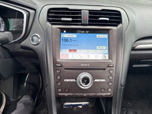 Used 2018 Ford Fusion Titanium AWD/4WD image 19