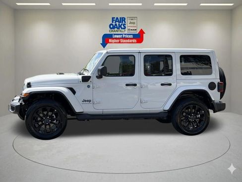 Certified 2025 Jeep Wrangler Unlimited Sahara AWD/4WD image 12