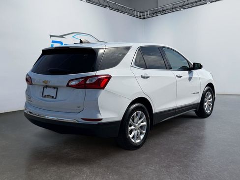 Used 2020 Chevrolet Equinox LT w/ Driver Convenience Package image 3
