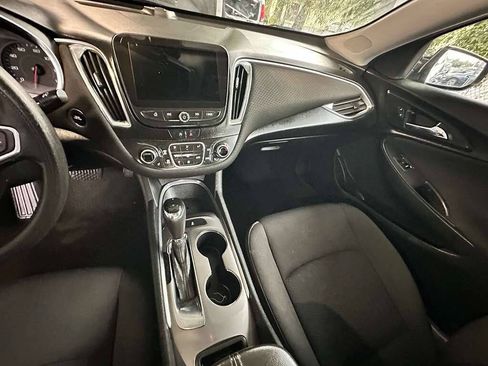 Used 2020 Chevrolet Malibu LT FWD image 7