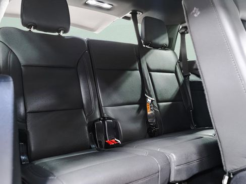 Used 2025 Chevrolet Tahoe LT image 38