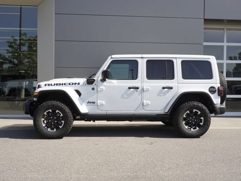 Used 2024 Jeep Wrangler Unlimited Rubicon 4xe AWD/4WD image 8