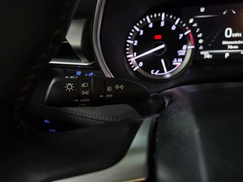 Used 2022 Toyota Highlander XLE image 22