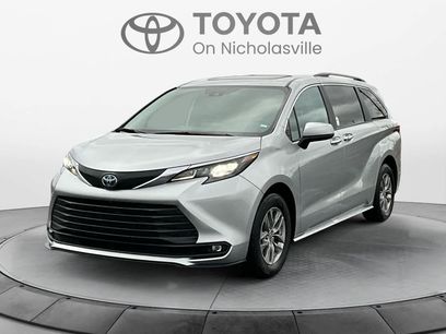 Used 2025 Toyota Sienna XLE