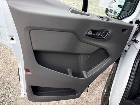 New 2026 Ford Transit 250 148 Medium Roof RWD image 25