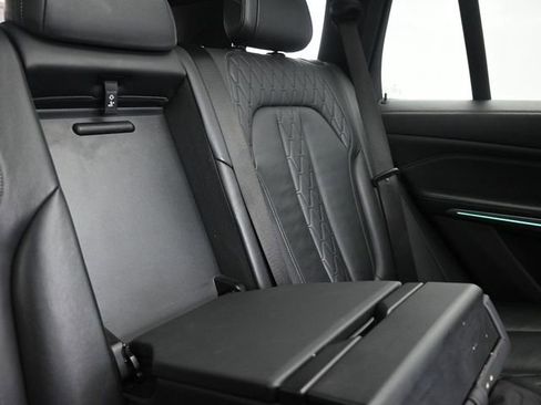 Used 2019 BMW X5 xDrive40i w/ M Sport Package image 25