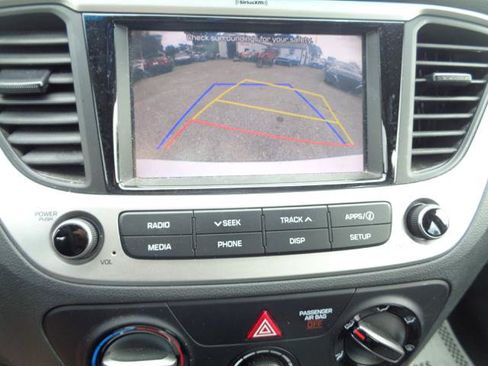 Used 2022 Hyundai Accent SEL FWD image 32