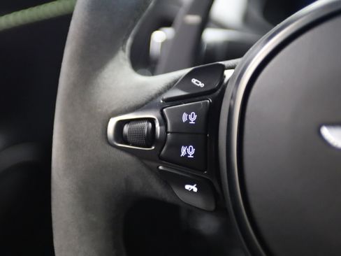 Used 2023 Aston Martin V8 Vantage Coupe RWD image 21