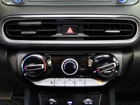 Used 2022 Hyundai Kona SEL w/ Winter Weather Package image 18