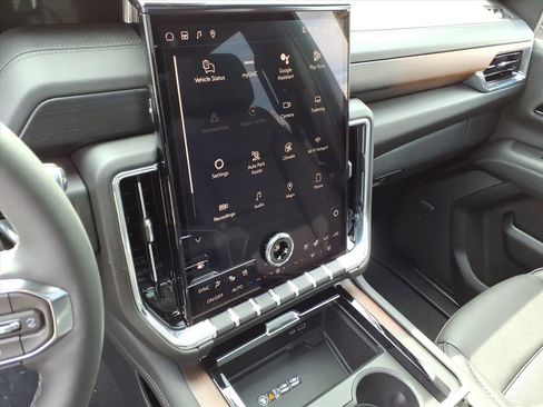 New 2026 GMC Yukon Denali w/ Advanced Technology Package image 13