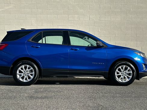 Certified 2019 Chevrolet Equinox LS image 3