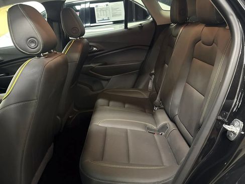 Used 2024 Chevrolet Trax ACTIV w/ Sunroof Package FWD image 5