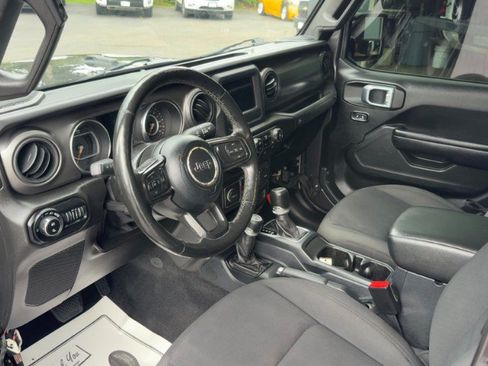 Used 2021 Jeep Gladiator Sport AWD/4WD image 9