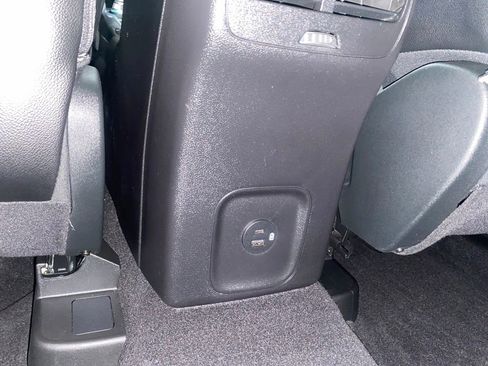 Used 2022 Ford Escape SEL image 30