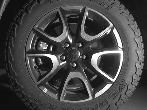 Used 2025 Jeep Compass Trailhawk AWD/4WD image 12