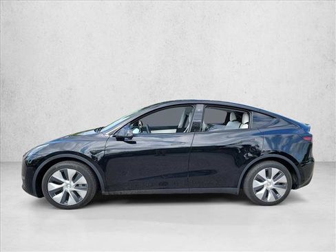 Used 2021 Tesla Model Y Long Range image 14