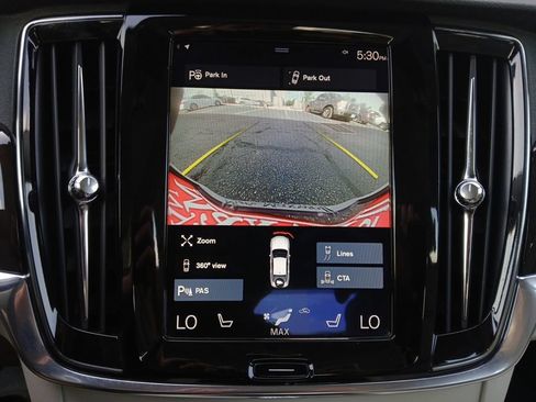 Used 2018 Volvo S90 T5 Momentum w/ Convenience Package FWD image 9