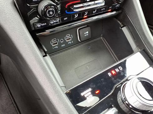 Used 2024 Jeep Grand Cherokee L Limited w/ Luxury Tech Group II image 29