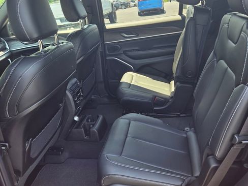 New 2026 Jeep Grand Cherokee L Limited AWD/4WD image 12