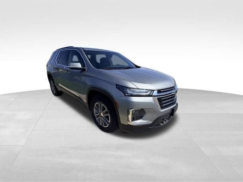 Used 2023 Chevrolet Traverse LT image 4