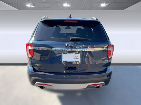 Used 2017 Ford Explorer XLT w/ Equipment Group 202A image 10