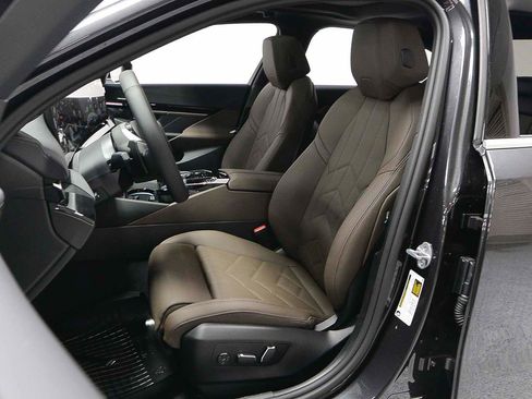 Certified 2025 BMW 530i w/ Premium Package image 8