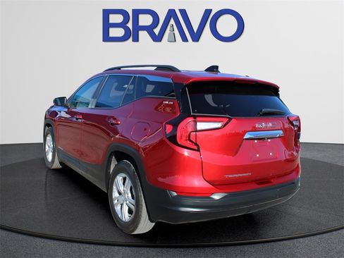 Used 2023 GMC Terrain SLE image 7