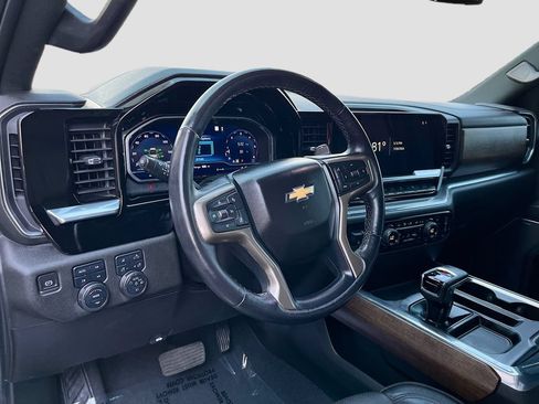 Used 2023 Chevrolet Silverado 1500 High Country AWD/4WD image 9