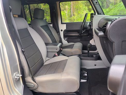 Used 2009 Jeep Wrangler X image 15