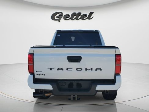 Certified 2024 Toyota Tacoma SR5 AWD/4WD image 5
