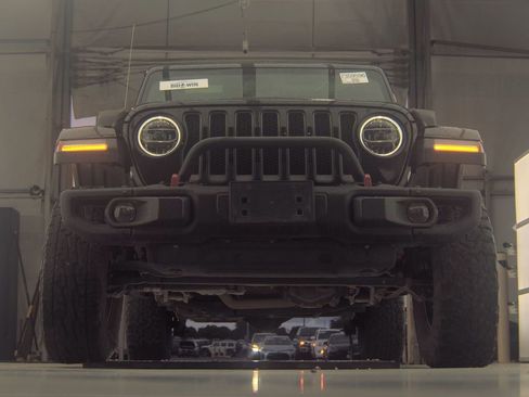 Used 2019 Jeep Wrangler Unlimited Rubicon AWD/4WD image 3