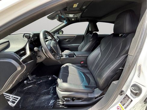 Used 2019 Lexus ES 350 F Sport w/ Accessory Package 2 FWD image 2