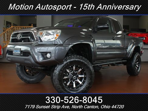 Used 2013 Toyota Tacoma 4x4 Access Cab V6 w/ SR5 Pkg image 1