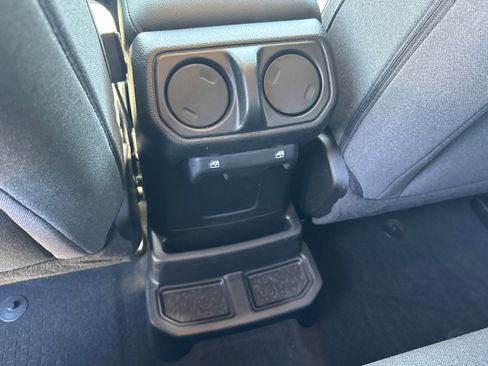 Used 2025 Jeep Wrangler Willys image 23