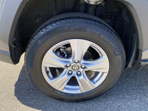 Used 2025 Toyota RAV4 XLE image 17