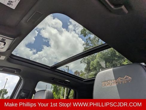 Used 2026 Chevrolet Tahoe High Country AWD/4WD image 19