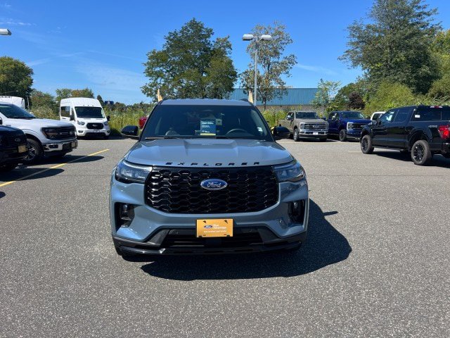 Certified 2026 Ford Explorer ST-Line AWD/4WD image 2