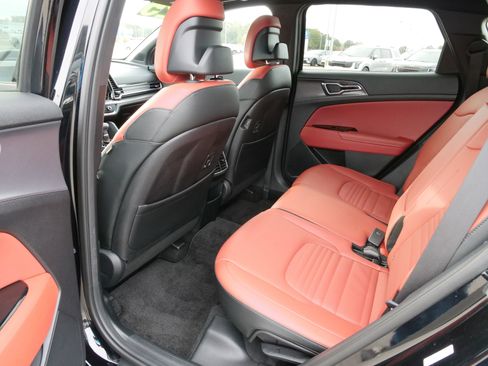 Certified 2025 Kia Sportage SX image 15