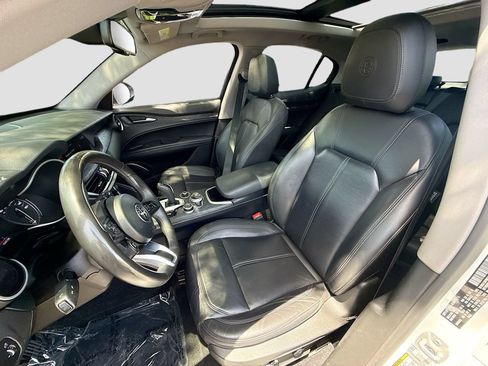 Used 2021 Alfa Romeo Stelvio Sprint w/ Nero Edizione RWD image 21