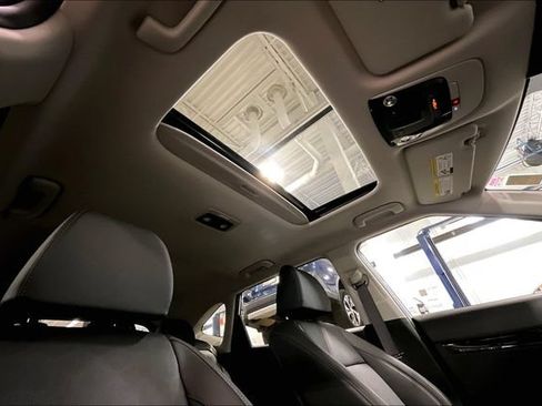 Used 2025 Kia Seltos SX w/ SX Sunroof Package AWD/4WD image 22
