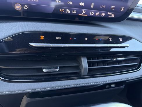 Used 2025 Buick Enclave Preferred FWD image 8