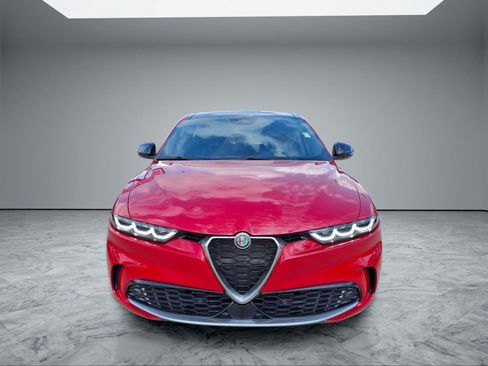 Used 2024 Alfa Romeo Tonale Ti w/ Premium Interior Package AWD/4WD image 2