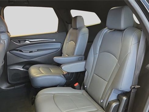 Used 2023 Buick Enclave Essence w/ LPO, Touring Package image 15