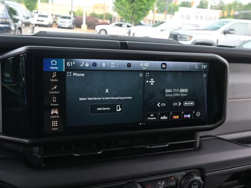 Used 2025 Jeep Wrangler Unlimited Sahara w/ Safety Group AWD/4WD image 15