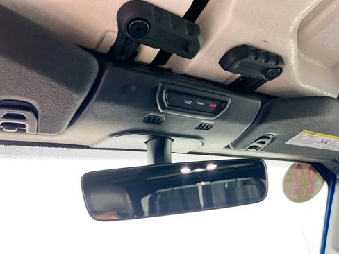 Used 2022 Jeep Wrangler Unlimited Sahara w/ Cold Weather Group AWD/4WD image 22