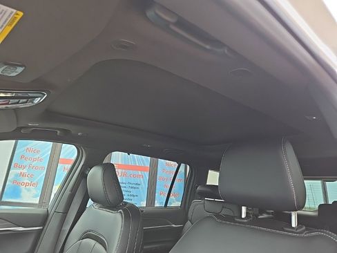 New 2025 Jeep Grand Cherokee L Limited w/ Luxury Tech Group II image 35