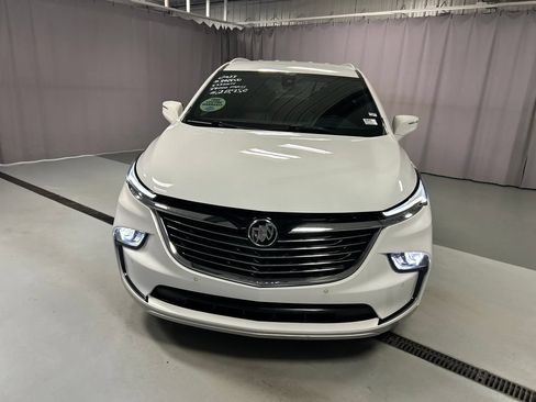 Used 2023 Buick Enclave Essence FWD image 2