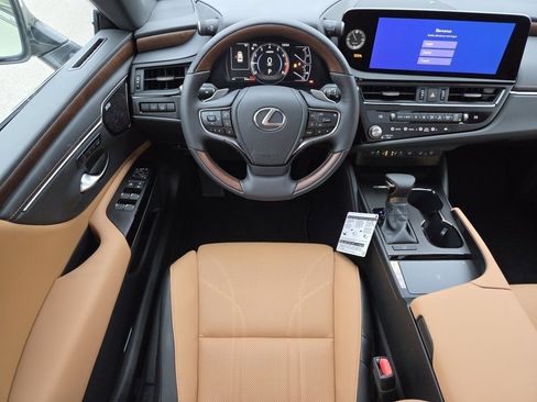 New 2025 Lexus ES 350 Ultra Luxury image 4