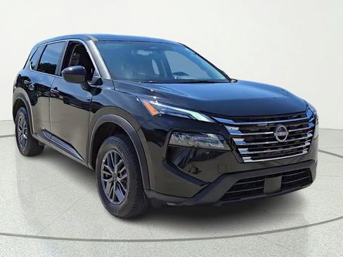 Certified 2026 Nissan Rogue SV AWD/4WD image 1